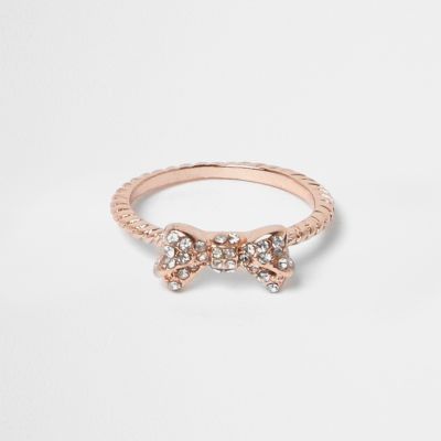 Gold tone bow ring